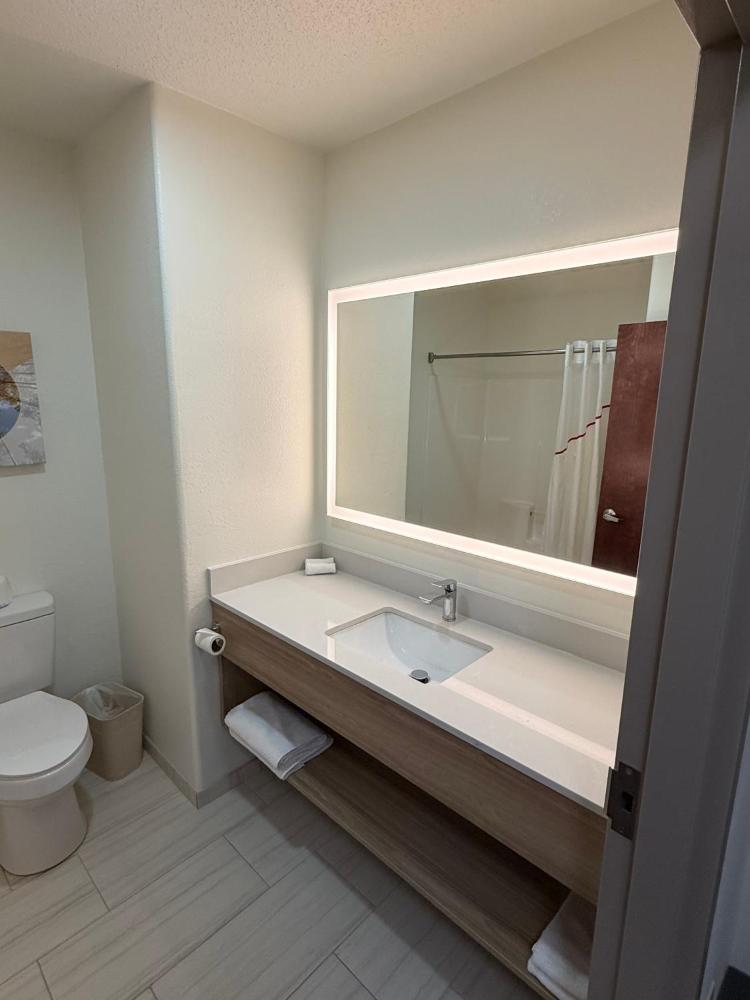 Superior King Room Non-Smoking interior